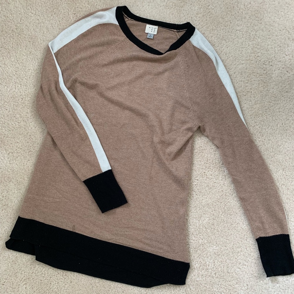 Pullover sweater | tan, black and white shirt